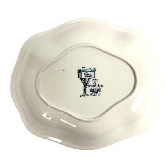 Johnson Bros Friendly Village England Vintage Village Green 11" Scalloped Bowl - Picture 7 of 8